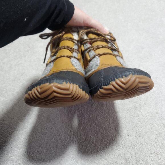 Sorel Ankle Boots in Gray and Brown - Picture 6 of 12